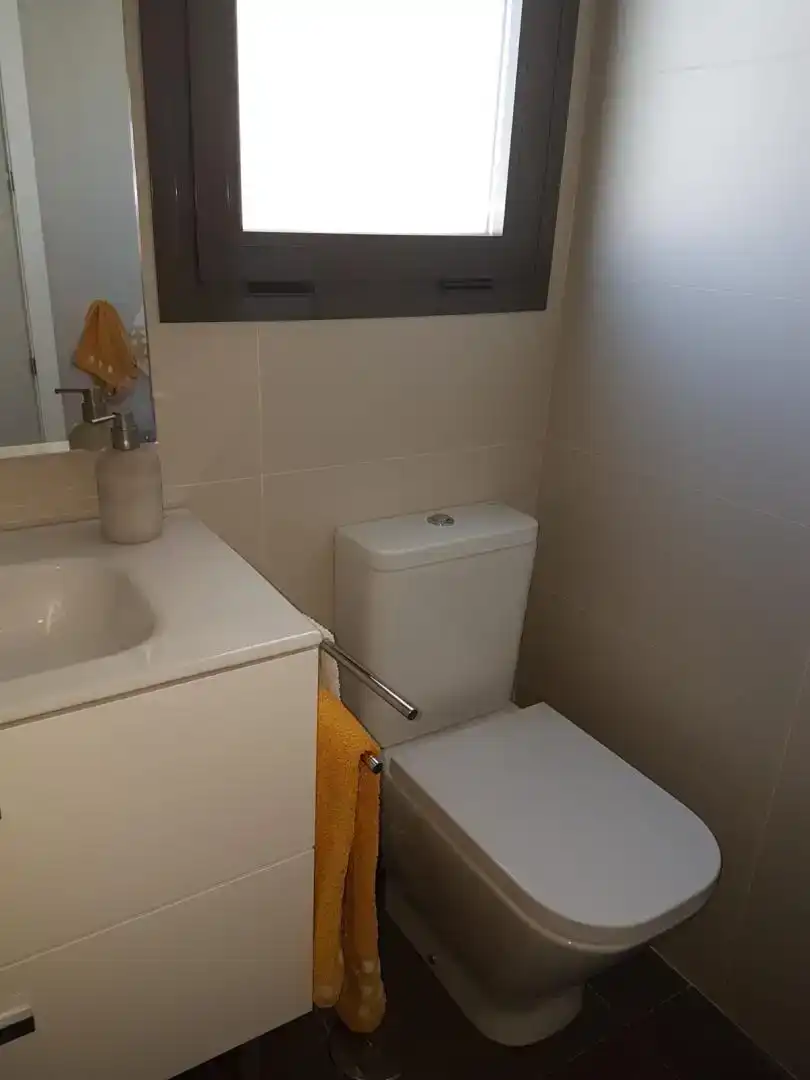 Badezimmer von Wohnung zur Miete in Torremolinos mit Klimaanlage, Schwimmbad und Balkon
