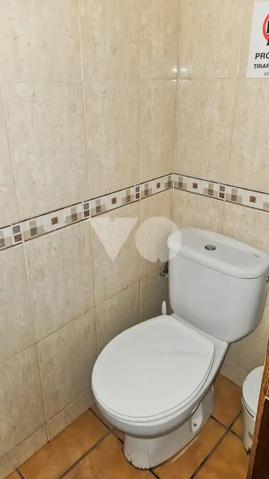 Baño de Local en traspaso en Madrid con Aire acondicionado y Amueblado