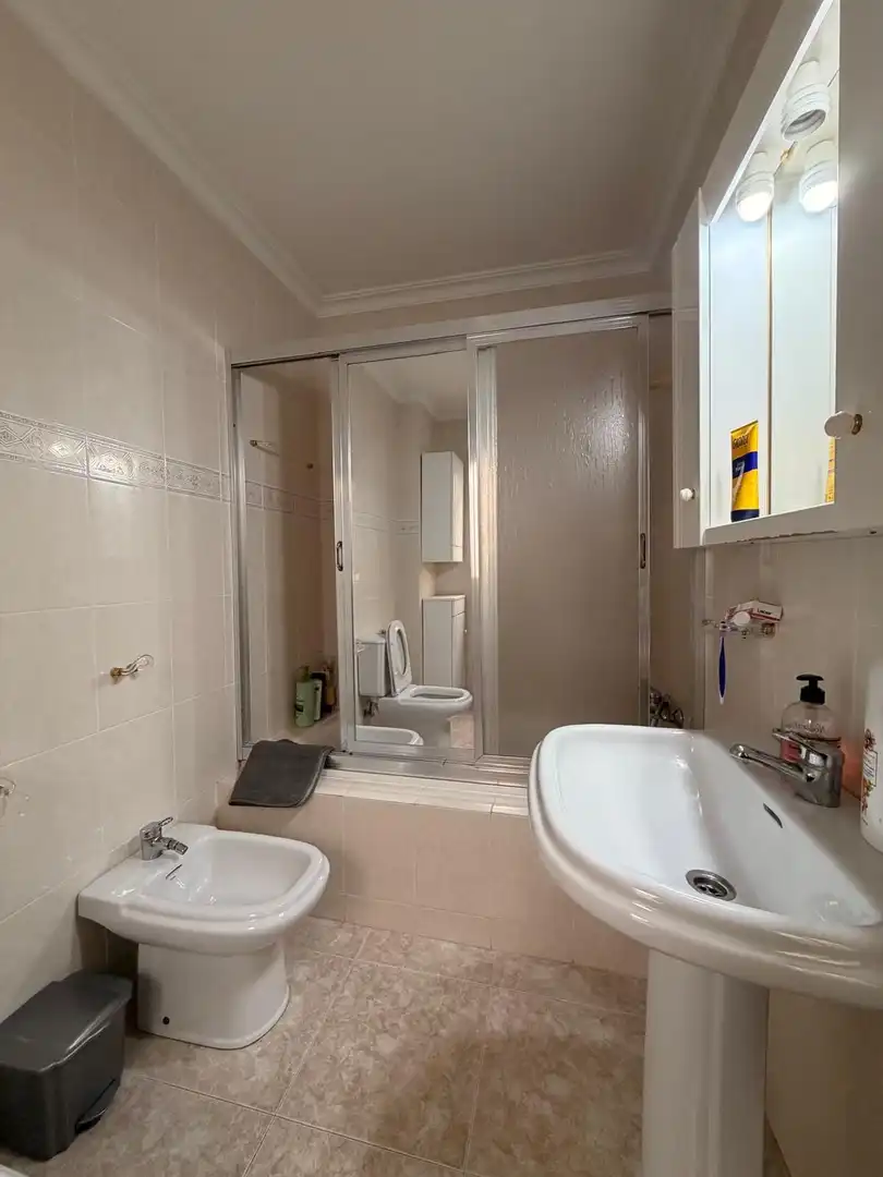Bany de Casa o xalet en venda en Sevilla amb Aire condicionat, Terrassa i Traster