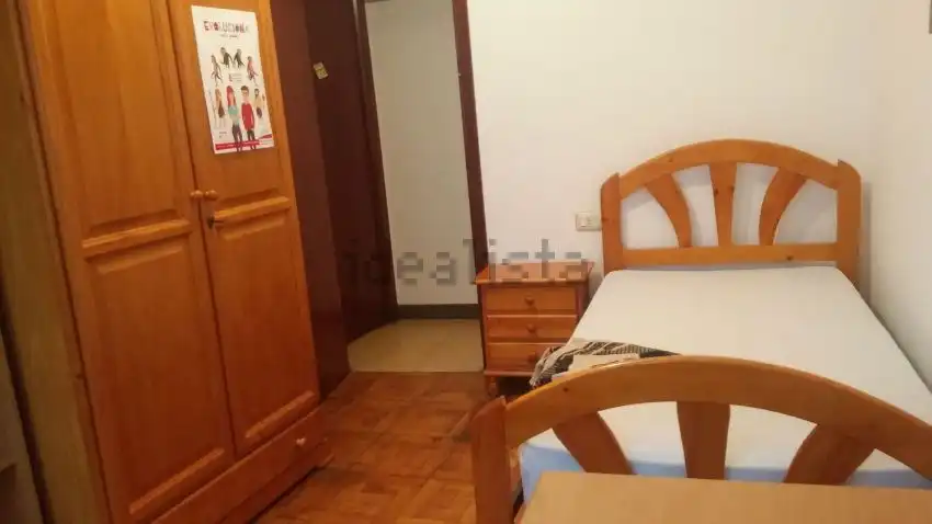 Bedroom of Flat for rent in Santiago de Compostela   with Furnished