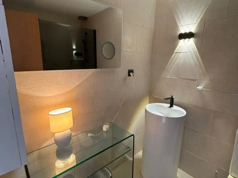 Baño de Casa adosada en venta en Marbella con Aire acondicionado, Terraza y Balcón