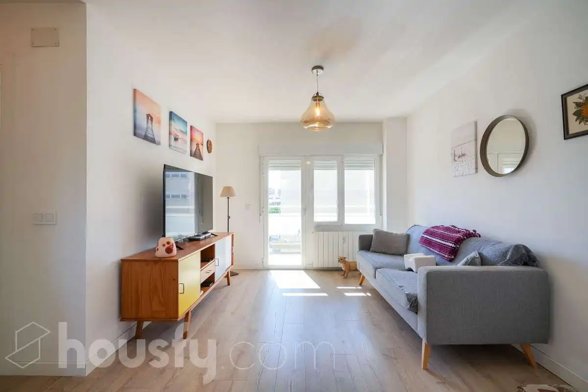 Sala de estar de Piso en venta en Madrid con Calefacción, Terraza y Trastero