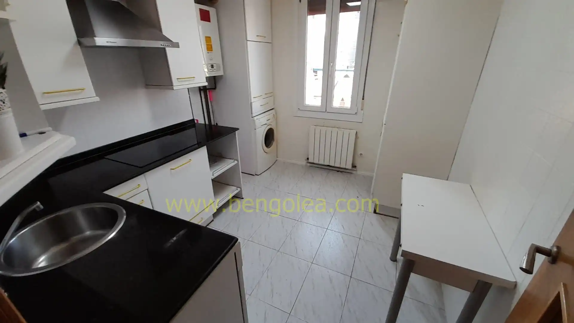 Cocina de Piso en venta en Barakaldo  con Calefacción y Amueblado
