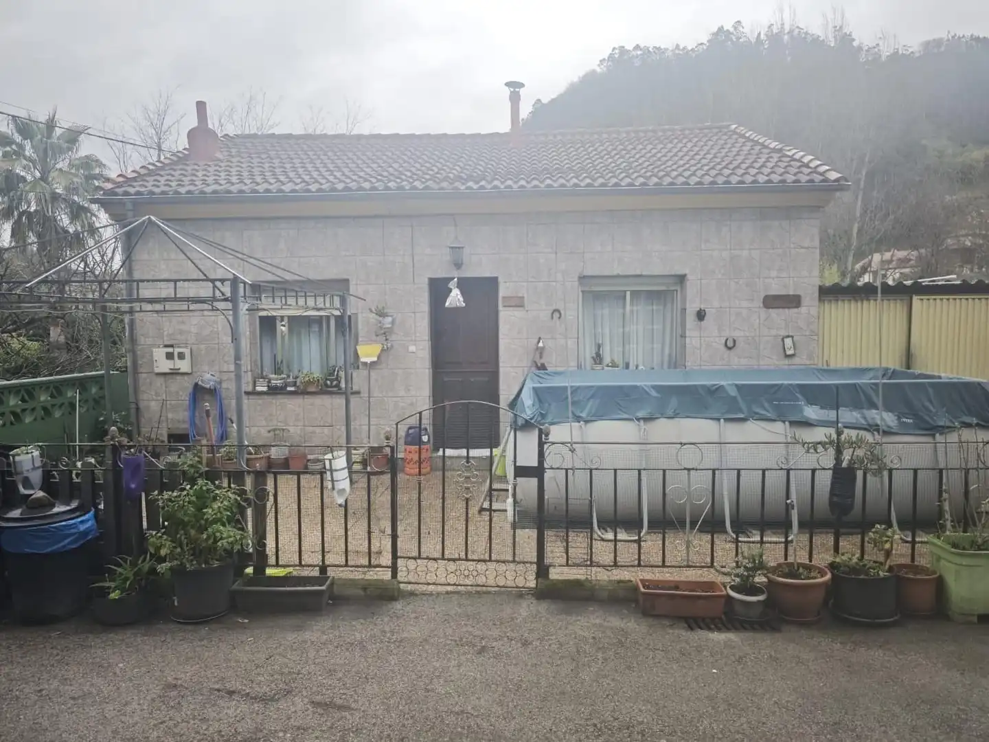 Außenansicht von Haus oder Chalet zum Verkauf in Mieres (Asturias) mit Terrasse, Schwimmbad und Möbliert