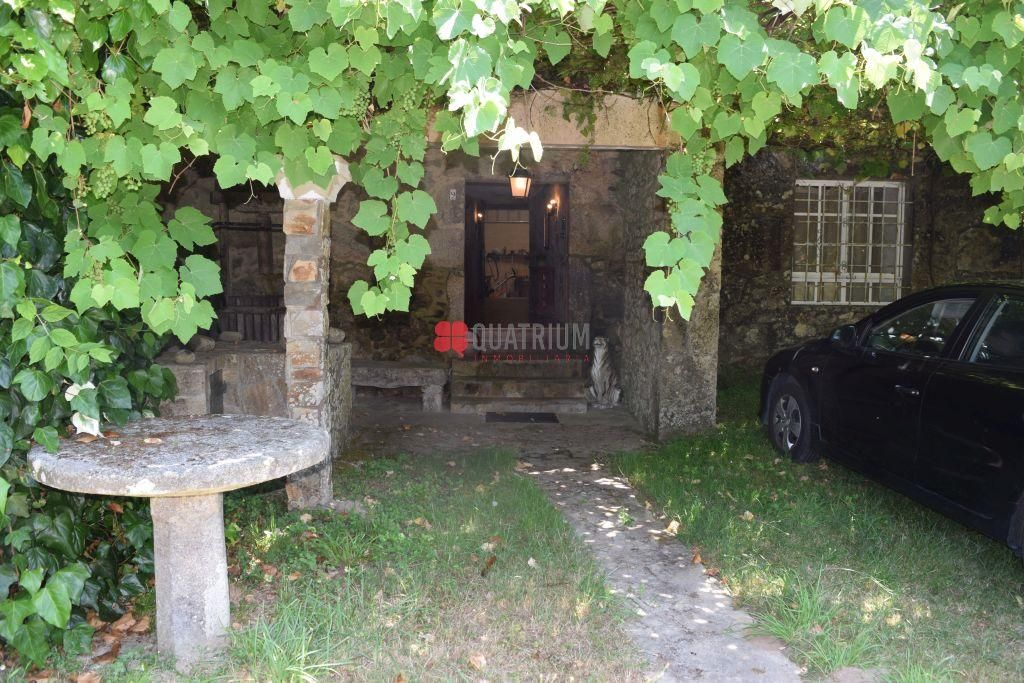 Casa o xalet en venda en A Estrada  amb Jardí privat i Piscina