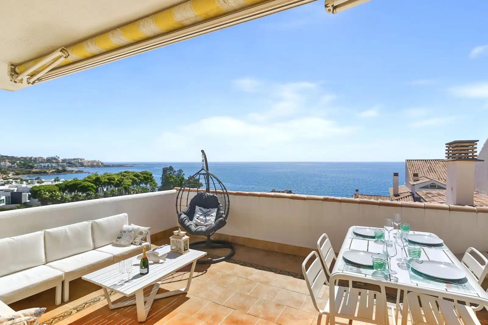 Terrace of Flat for sale in Estepona  with Air Conditioner, Terrace and Community pool