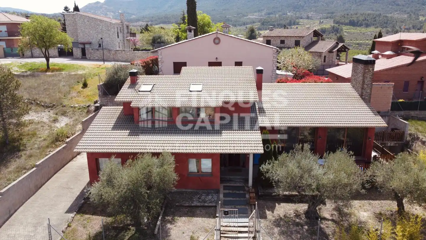 Vista exterior de Casa o xalet en venda en Ulldemolins amb Jardí privat i Parquet