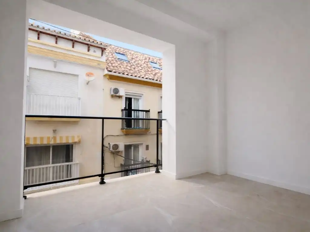 Exterior view of Flat for sale in Fuengirola  with Air Conditioner, Terrace and Oven