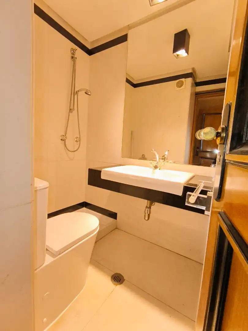 Badezimmer von Wohnung zum Verkauf in Palencia mit Klimaanlage, Heizung und Parkett