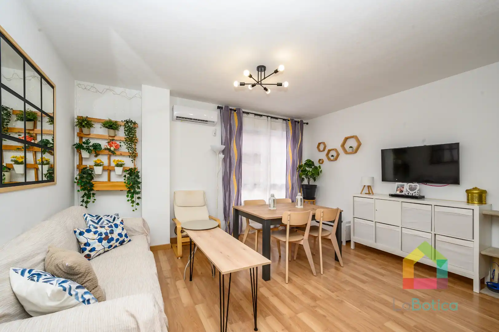 Living room of Flat for sale in Gerindote  with Air Conditioner, Heating and Oven