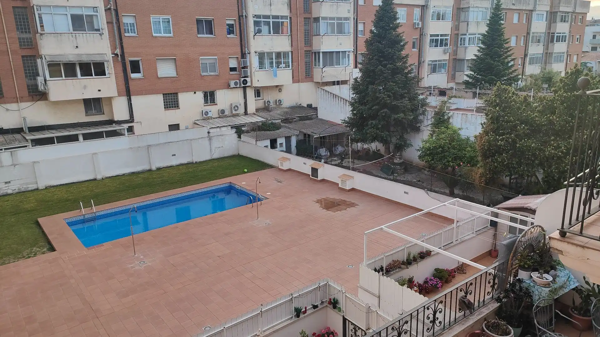 Swimming pool of Flat for sale in Vilafranca del Penedès  with Heating, Terrace and Community pool