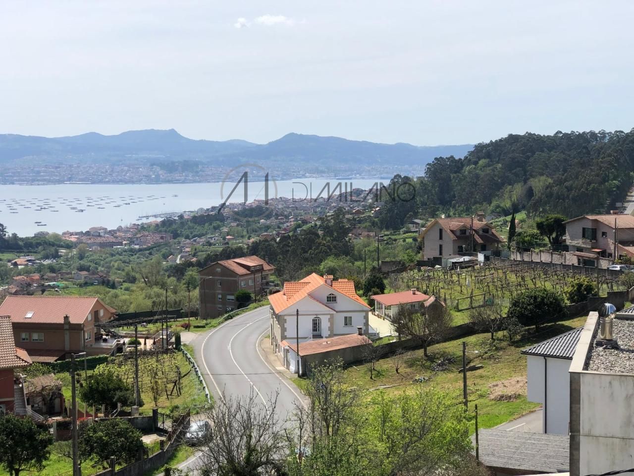 Vista exterior de Casa o xalet en venda en Moaña amb Calefacció, Jardí privat i Terrassa