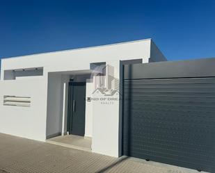 Exterior view of House or chalet for sale in Chiclana de la Frontera