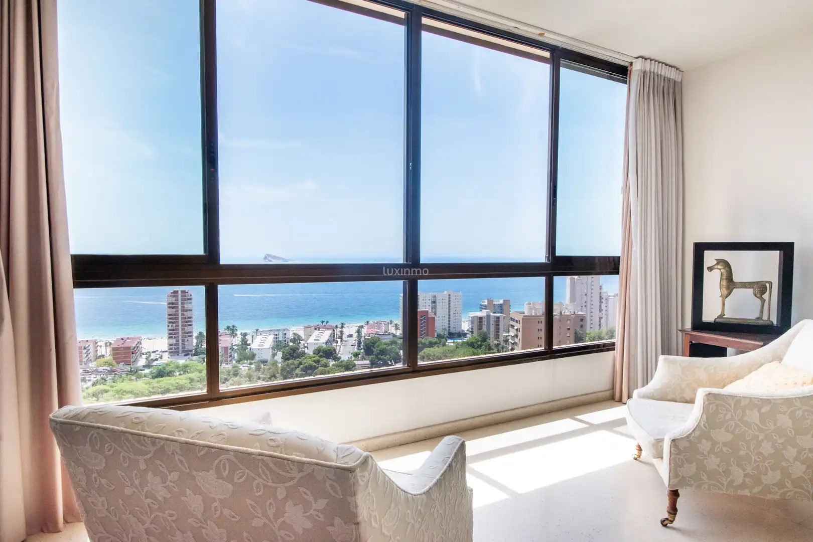 Bedroom of Flat for sale in Benidorm  with Air Conditioner, Private garden and Community pool