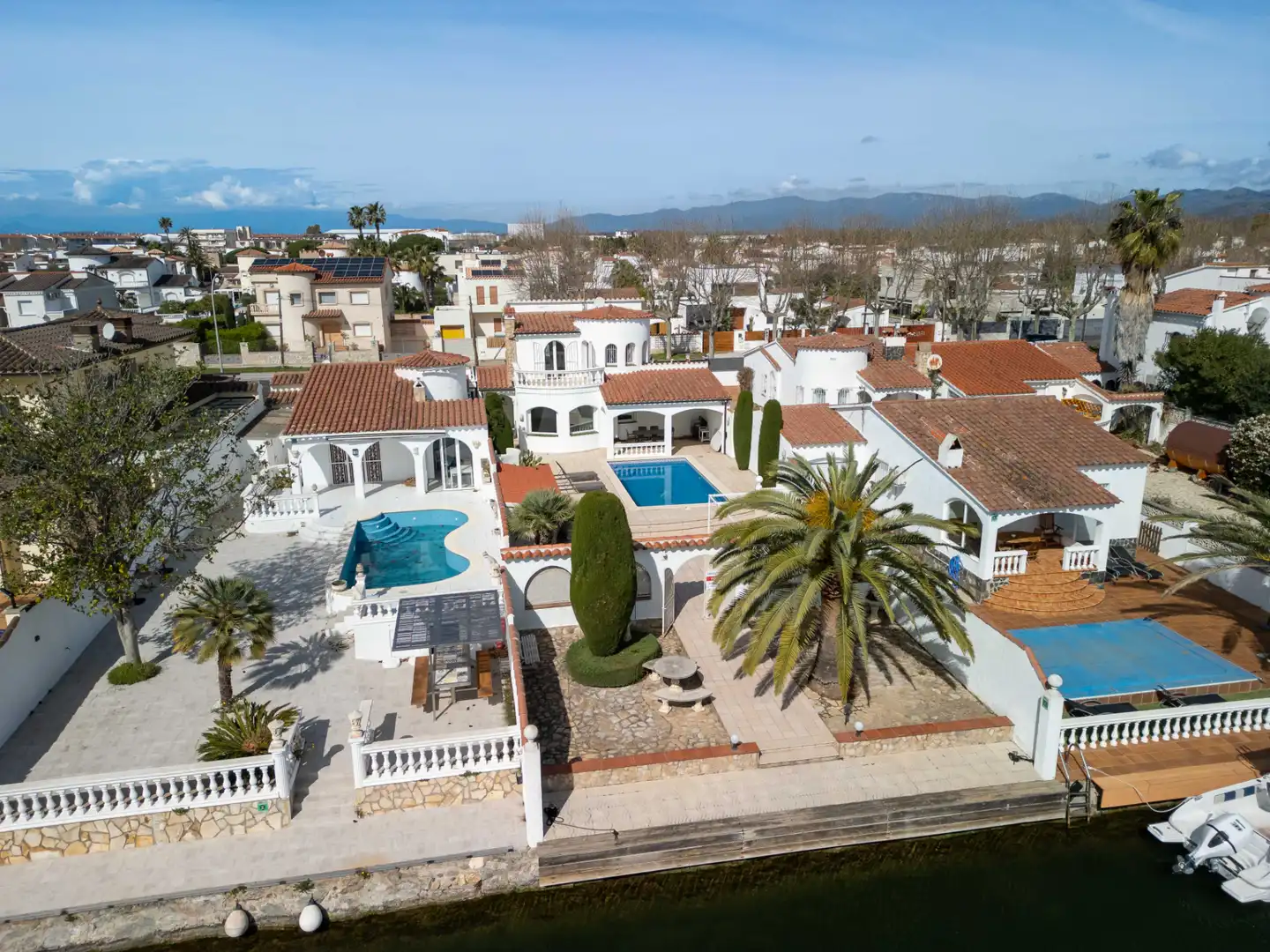 Chalet con piscina en venta en Carrer Llobregat, imagen 2