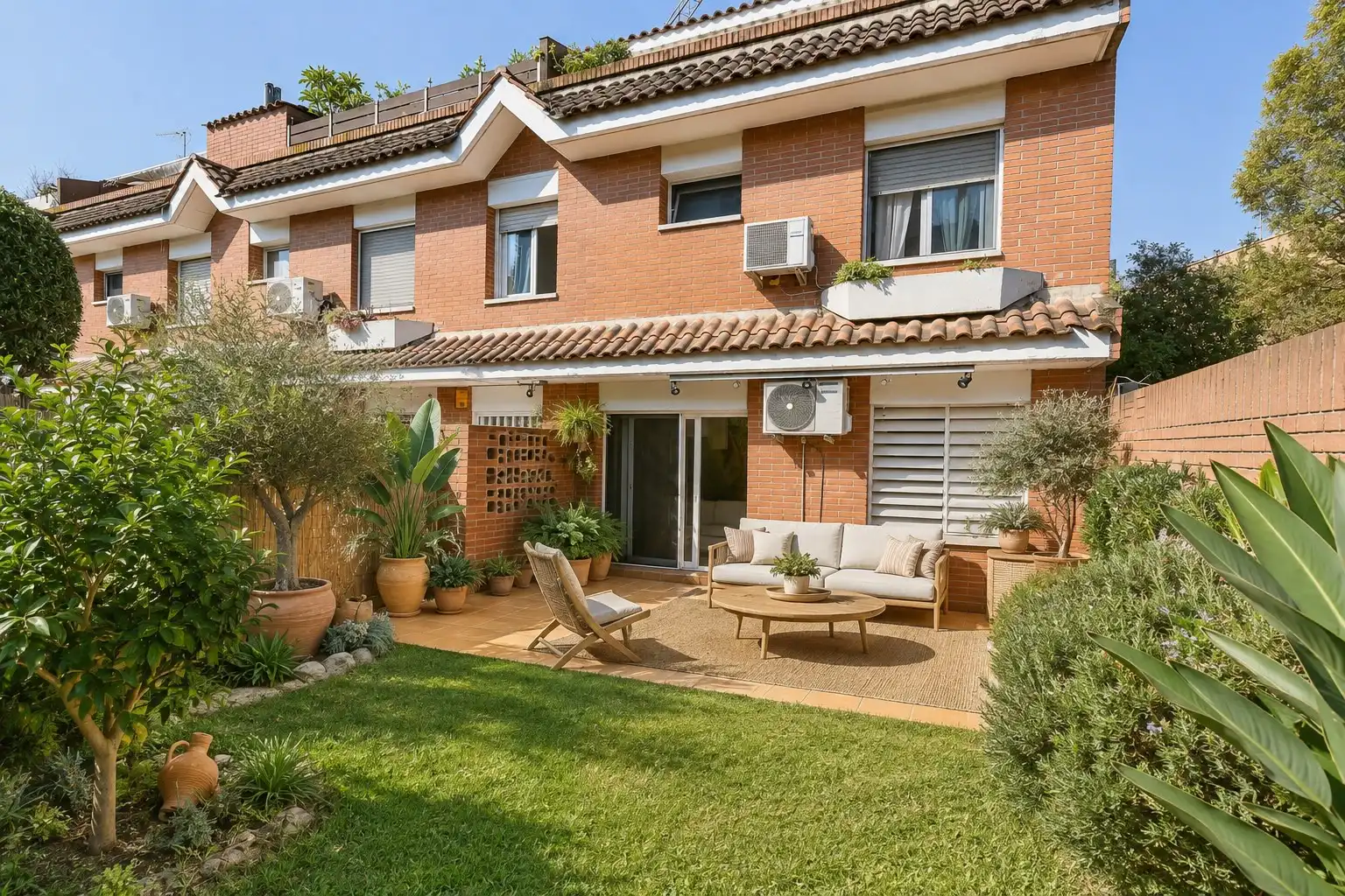 Terrasse von Erdgeschoss zum Verkauf in Rubí mit Klimaanlage, Heizung und Terrasse