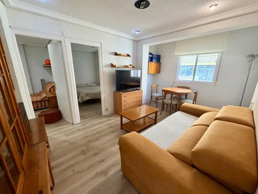 Sala d'estar de Apartament en venda en Elche / Elx amb Traster i Moblat