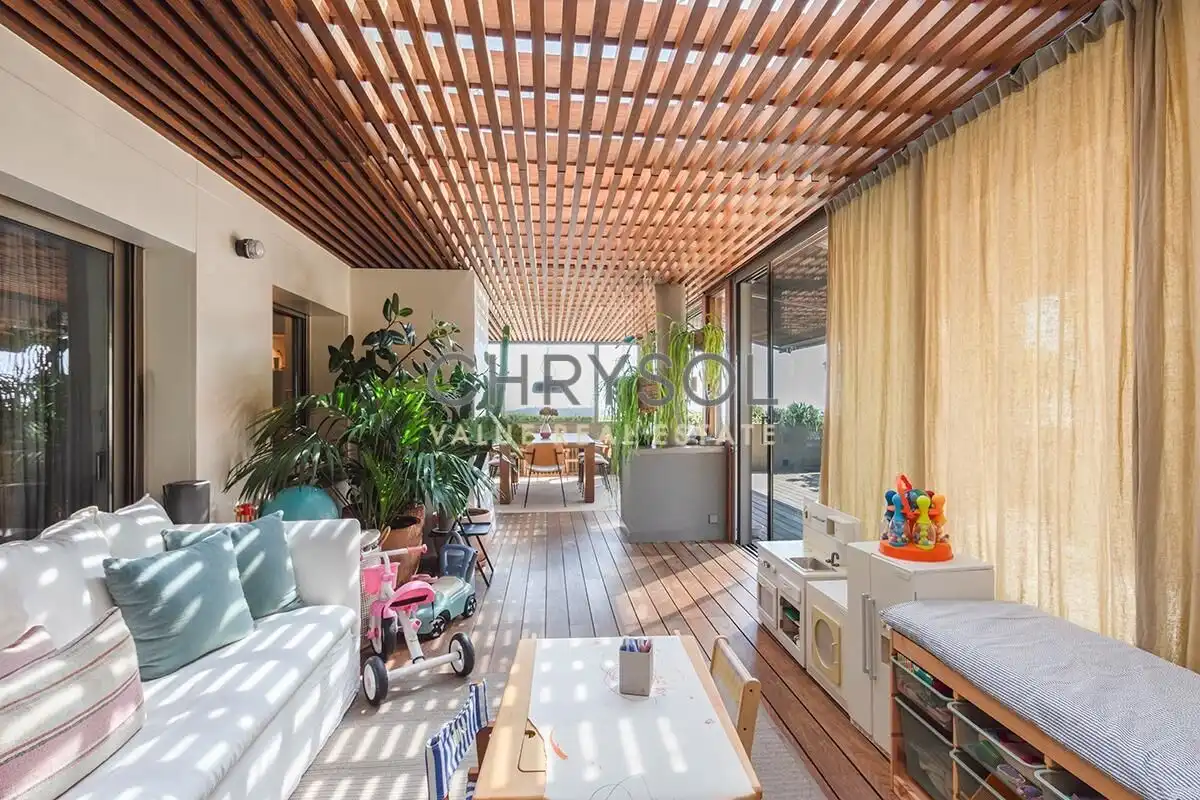 Terrasse von Dachboden zum Verkauf in Barcelona mit Klimaanlage, Heizung und Parkett