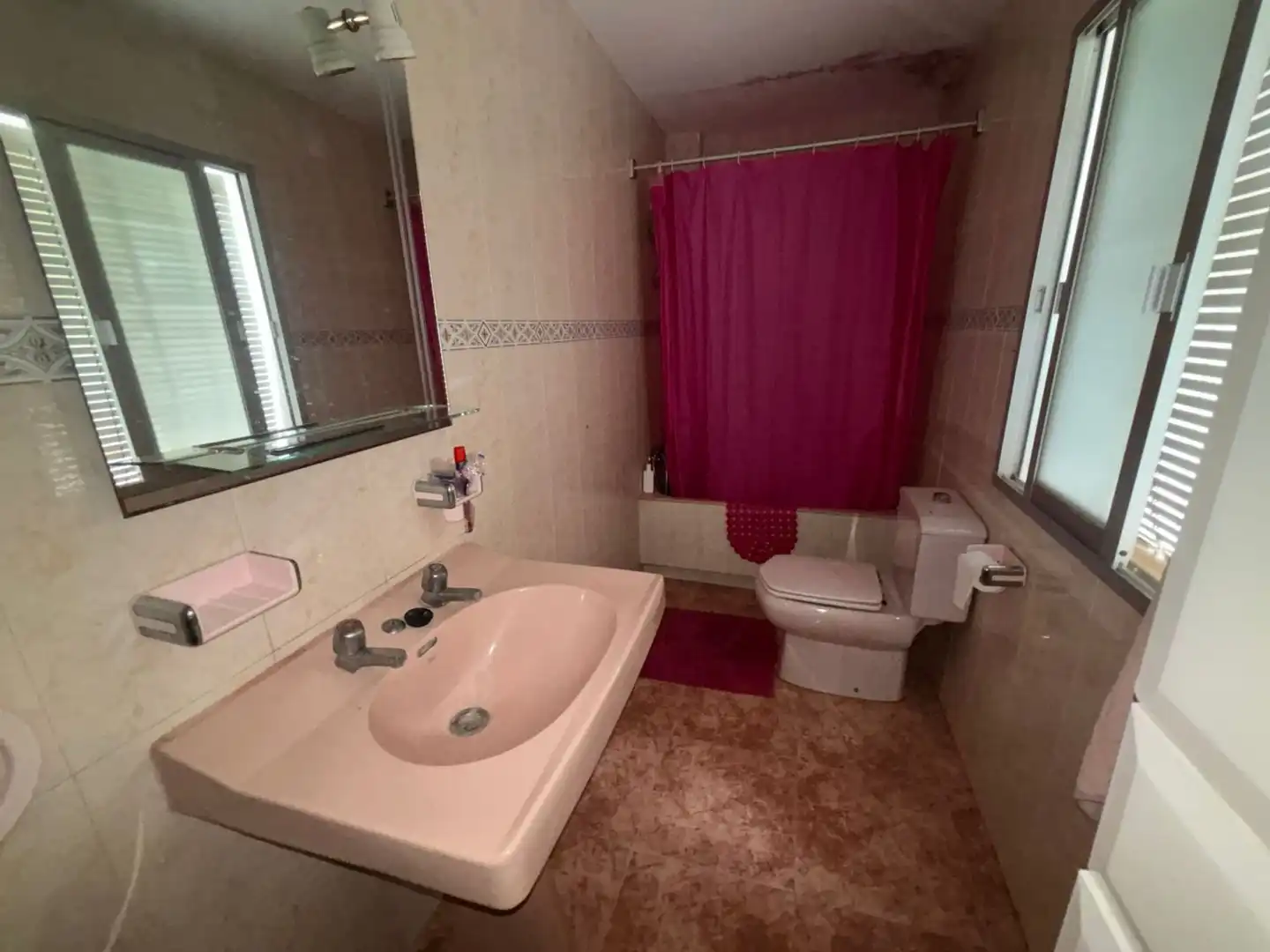 Bathroom of Detached homes for sale in Jaén  with Terrace and Storage room