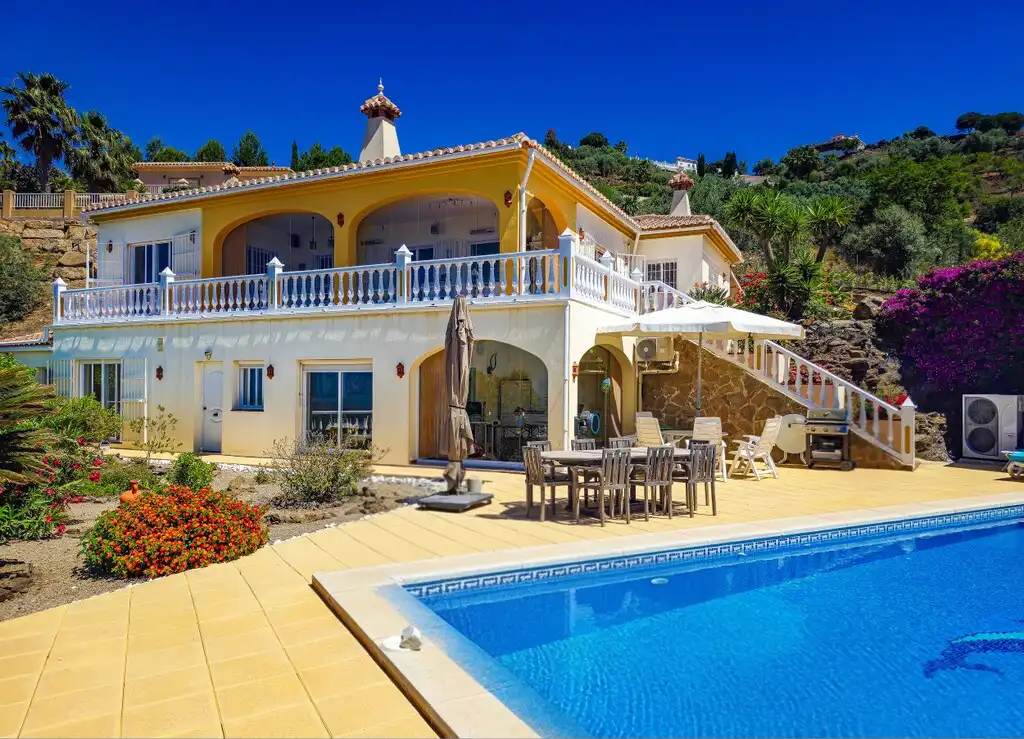 Chalet con piscina en venta en Arenas, imagen 2