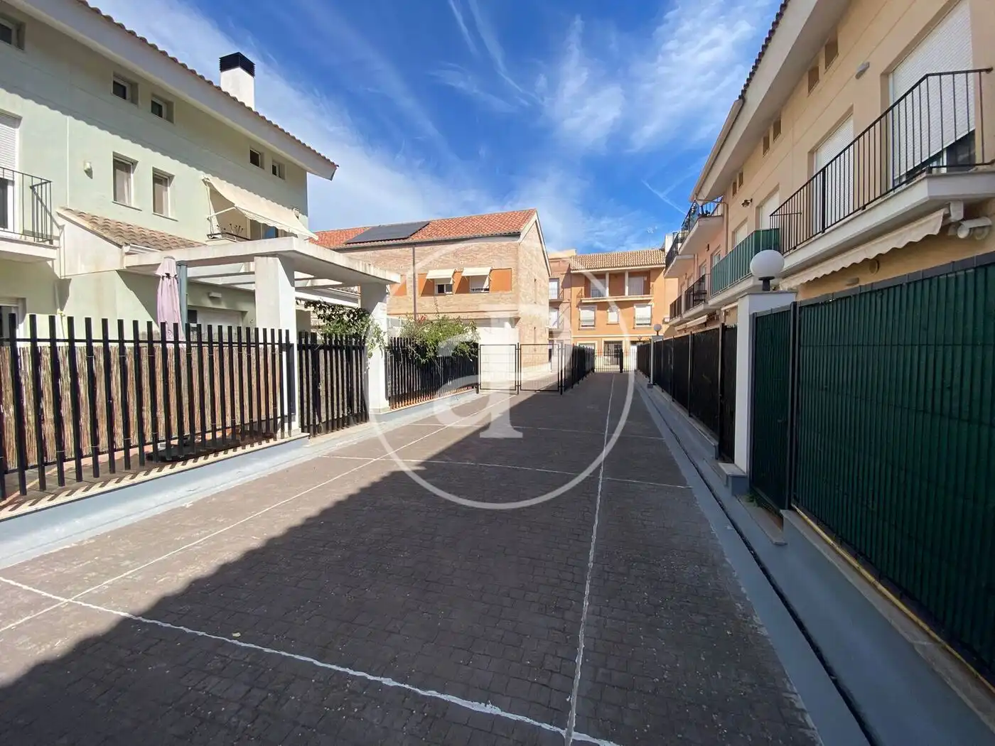 Vista exterior de Casa adosada en venta en Moncada con Aire acondicionado, Calefacción y Terraza