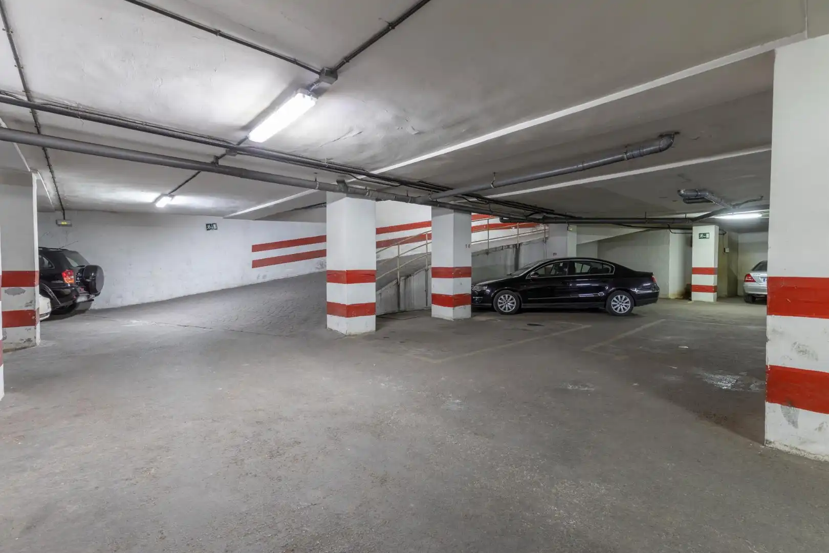 Parkplatz von Wohnung zum Verkauf in Granada mit Heizung, Terrasse und Balkon