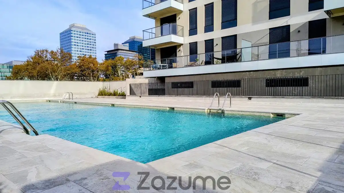 Piso con terraza en alquiler en Carrer del Plom