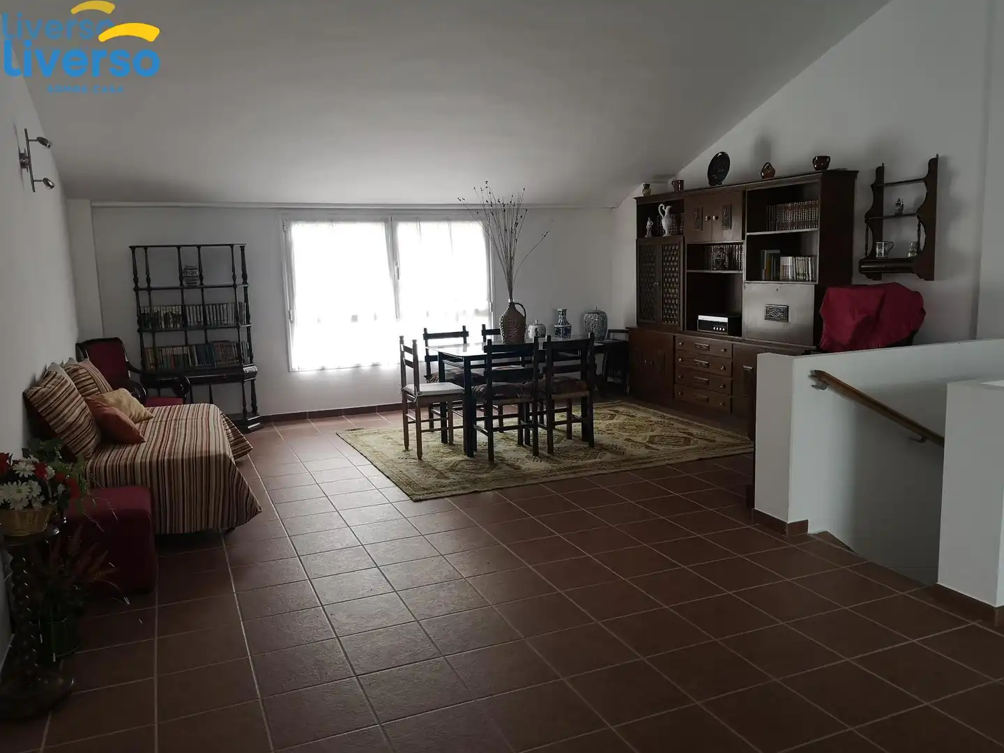 Wohnzimmer von Einfamilien-Reihenhaus zum Verkauf in Pradoluengo mit Heizung, Privatgarten und Parkett