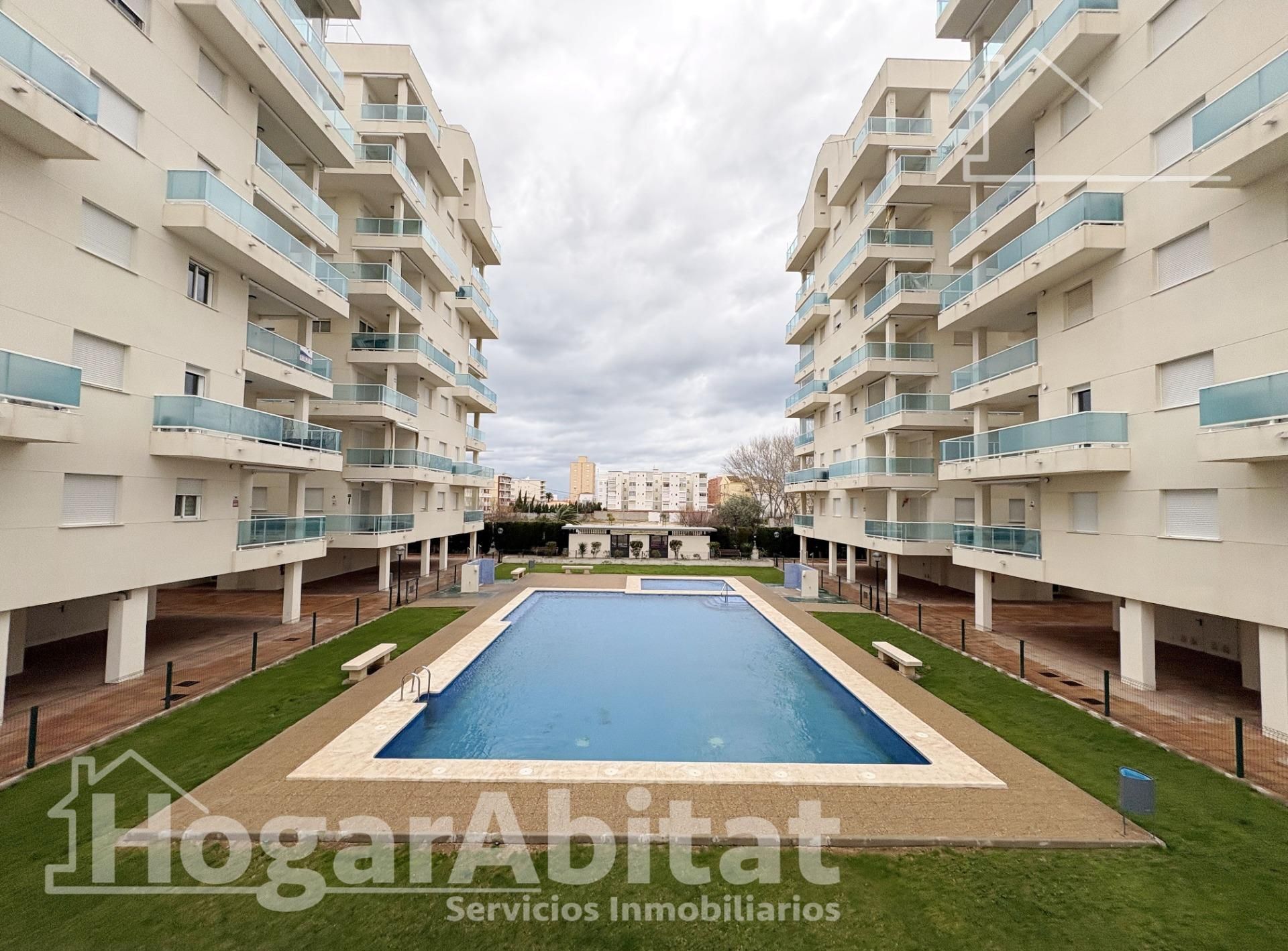 Piscina de Ático en venta en Piles con Terraza, Trastero y Piscina comunitaria