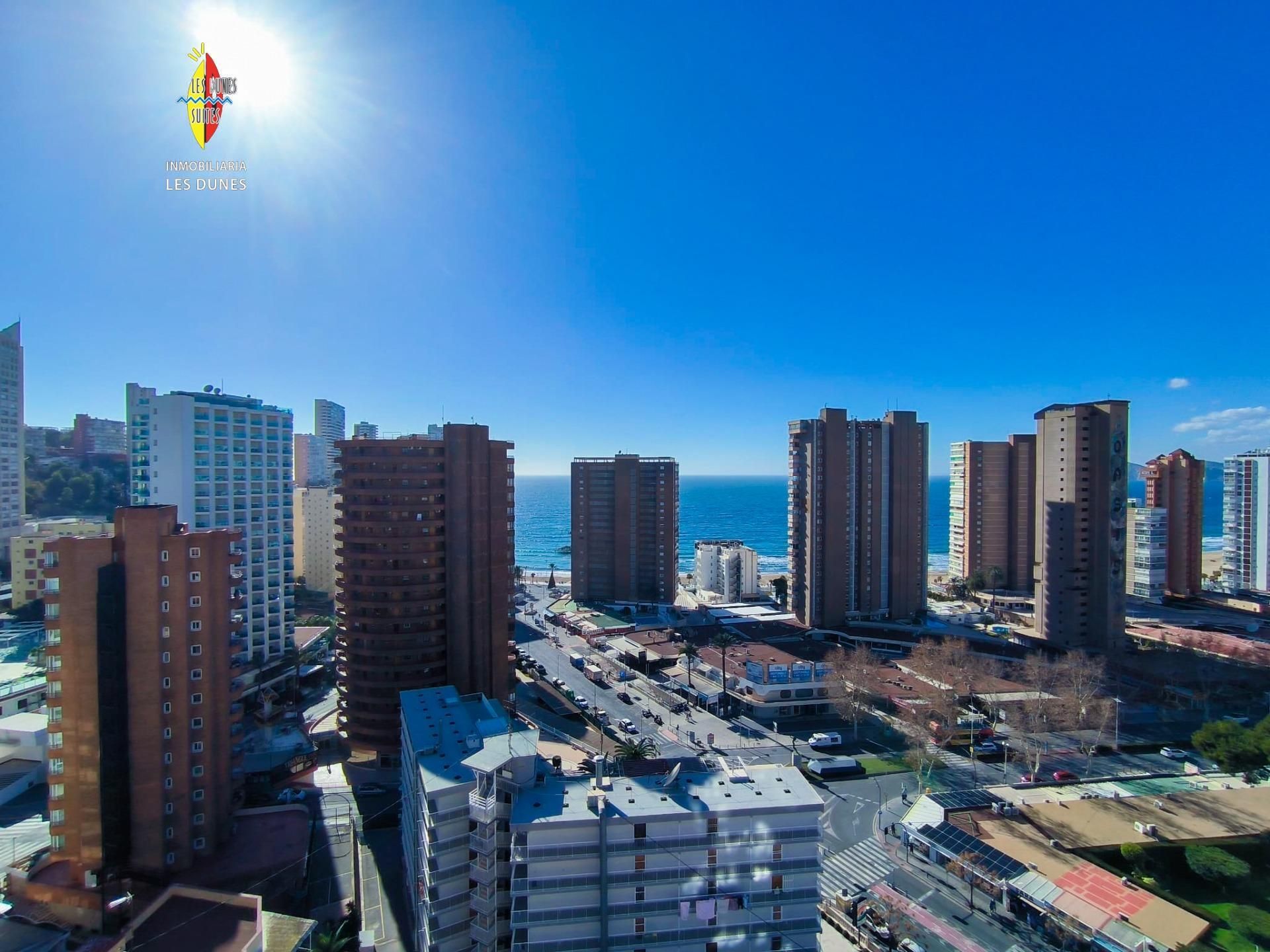 Vista exterior de Apartament en venda en Benidorm amb Aire condicionat, Jardí privat i Terrassa