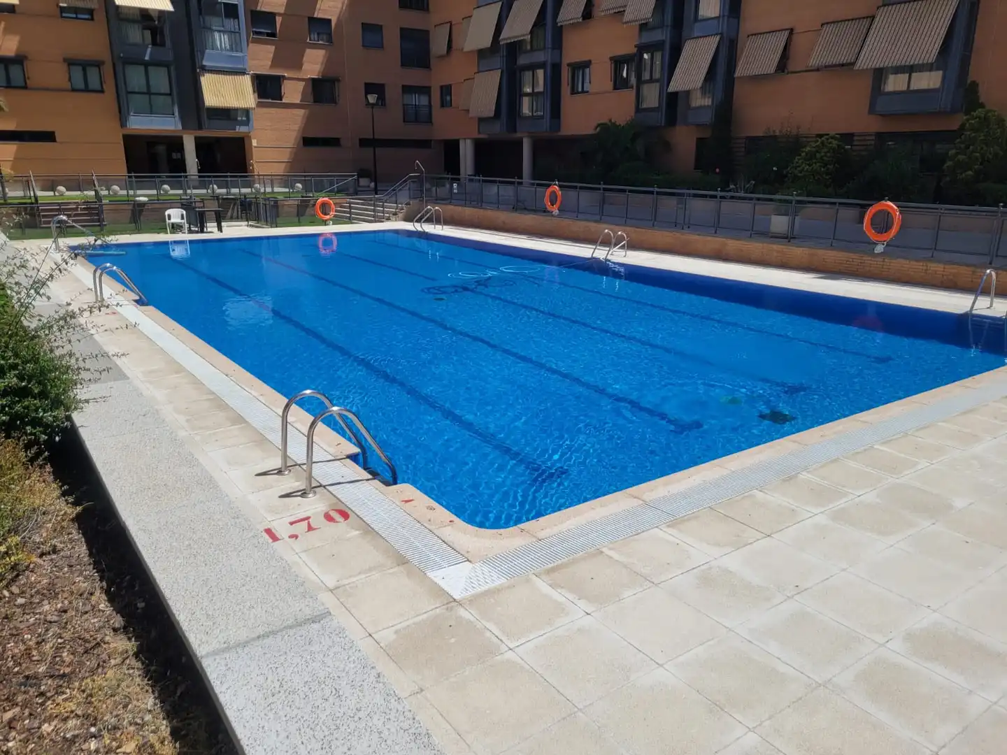 Piscina de Ático en venta en Madrid con Calefacción, Terraza y Trastero