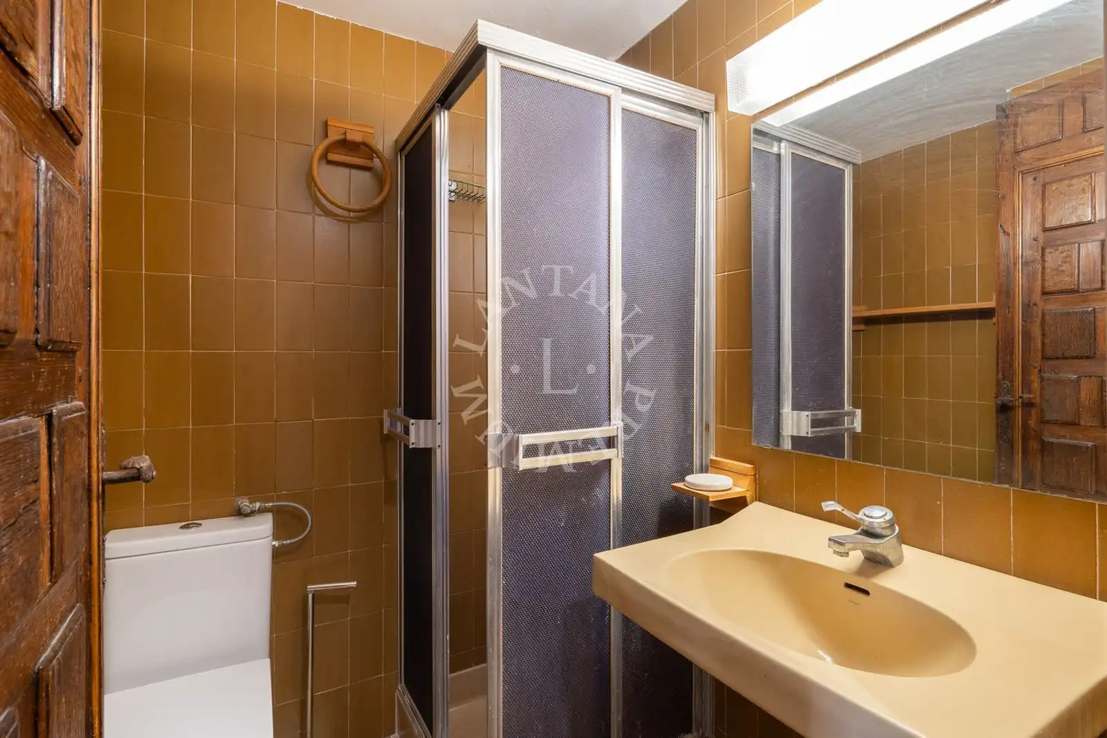 Bany de Àtic en venda en Barcelona amb Calefacció i Traster
