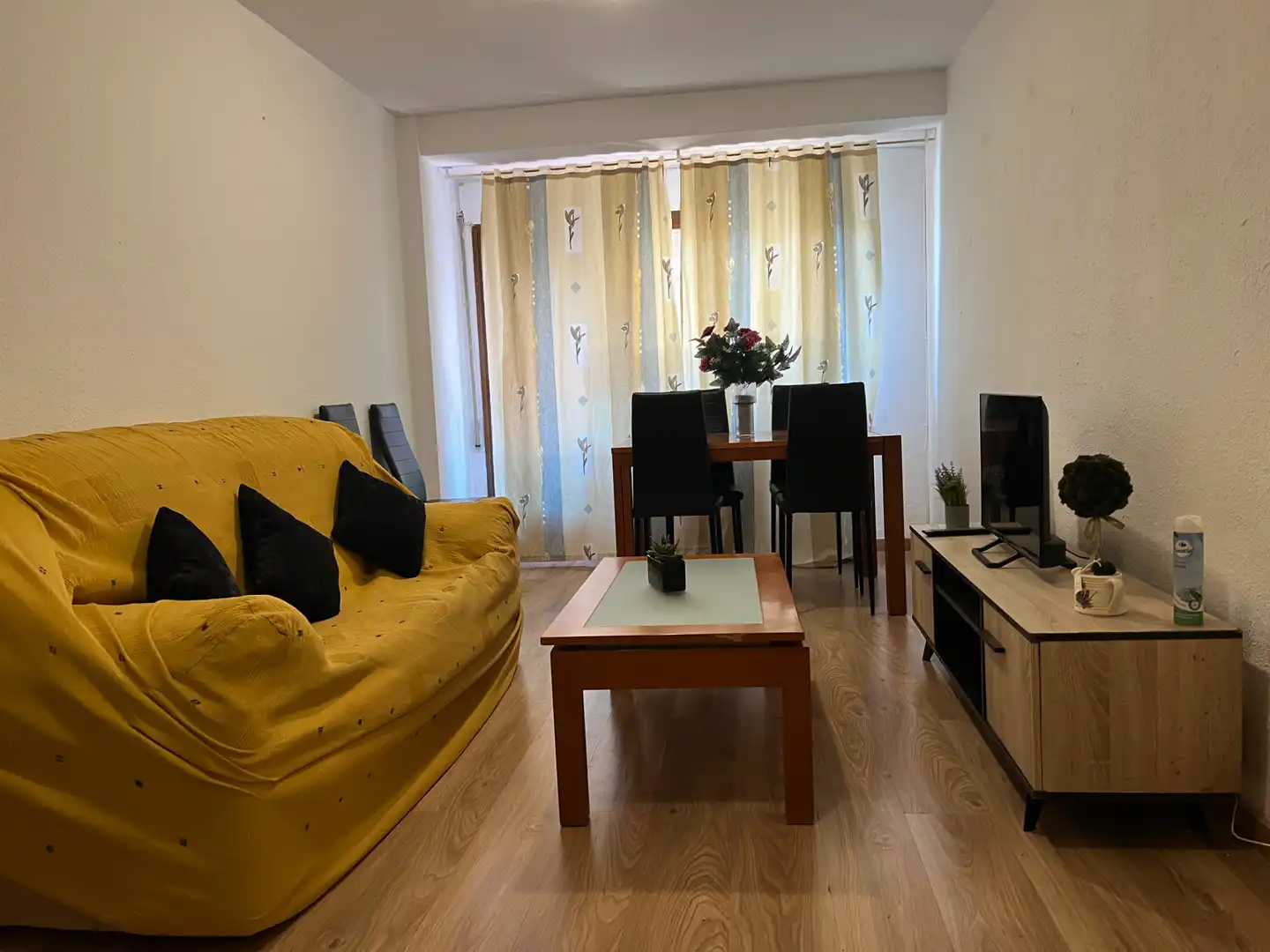 Sala d'estar de Pis en venda en Jaca amb Calefacció, Terrassa i Moblat