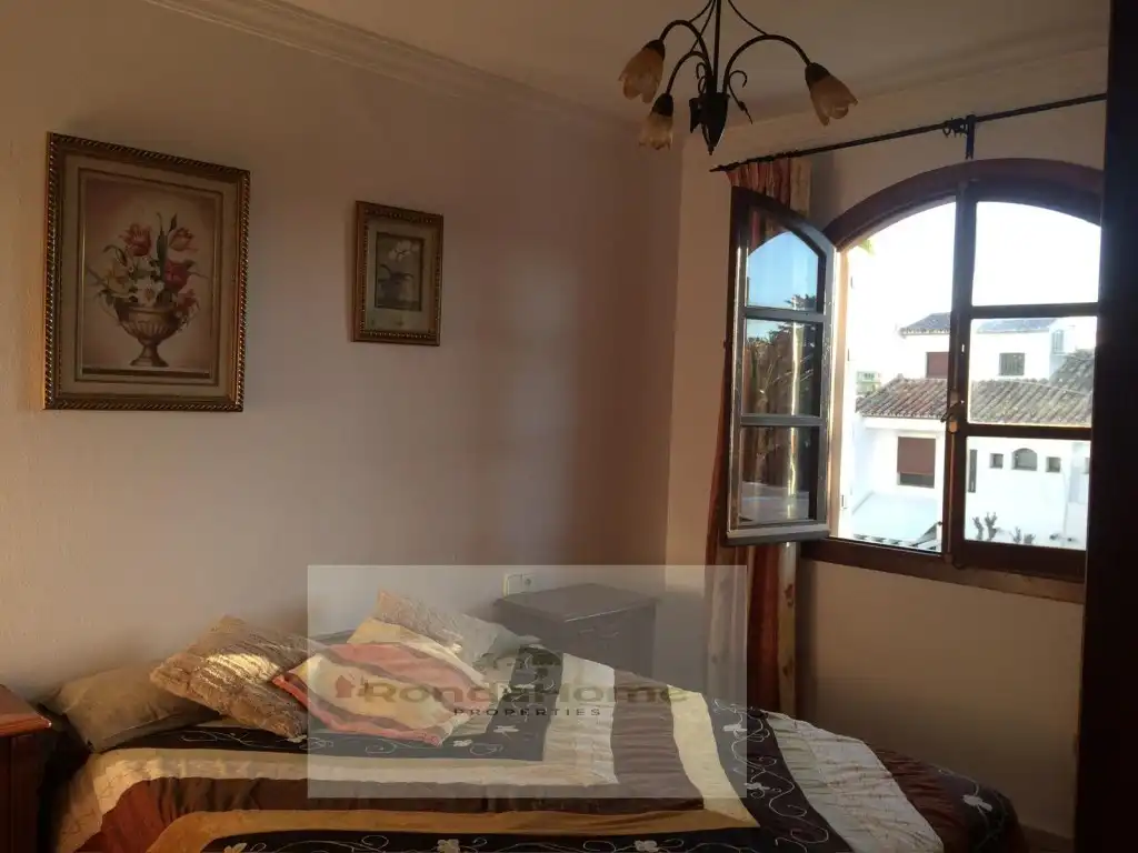Houses for rent in Avenida Golondrinas, Atalaya - Isdabe