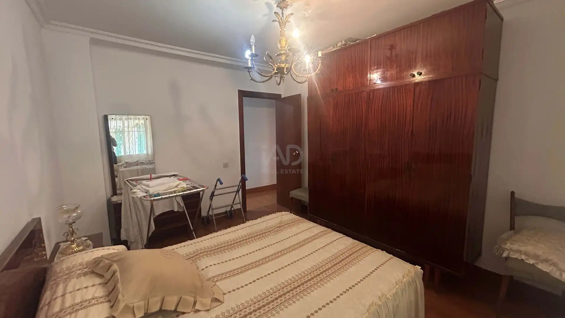 Schlafzimmer von Country house zum Verkauf in  Logroño mit Heizung und Schwimmbad