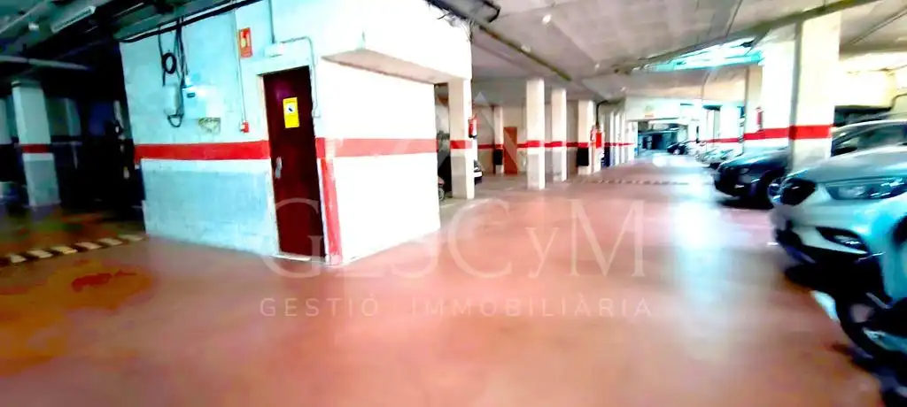 Aparcament de Pis en venda en Sant Joan Despí amb Jardí privat, Terrassa i Balcó