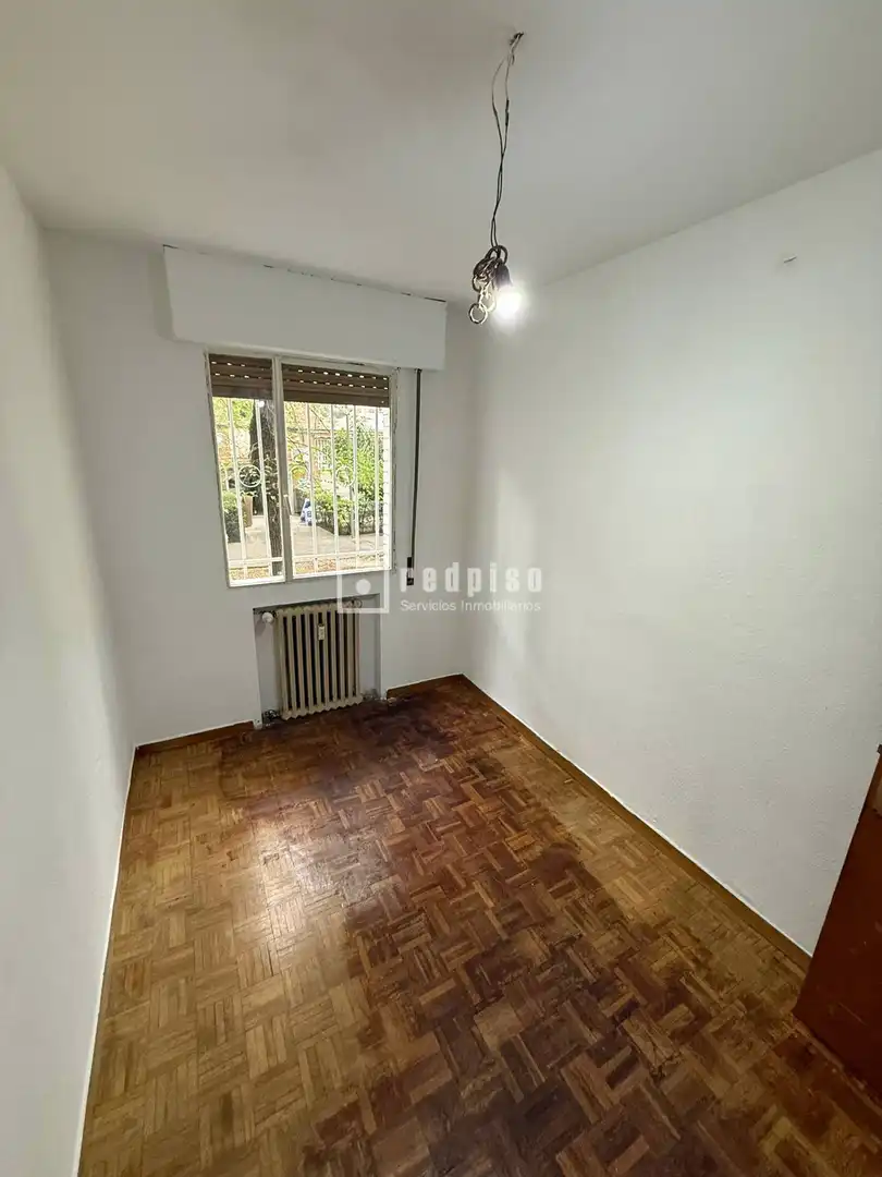 Habitación de Piso en venta en Madrid con Calefacción y Terraza