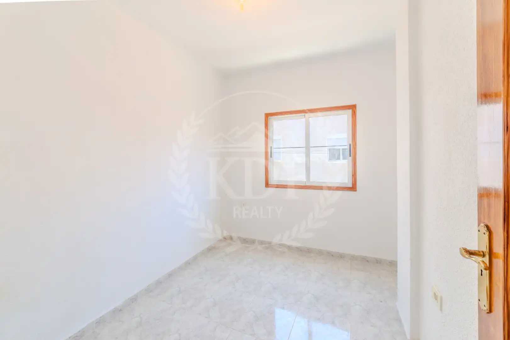 Dormitori de Edifici en venda en Arico amb Alarma