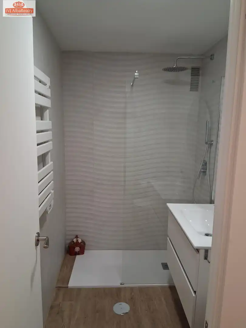 Bany de Apartament de lloguer en Albacete amb Aire condicionat, Moblat i Balcó