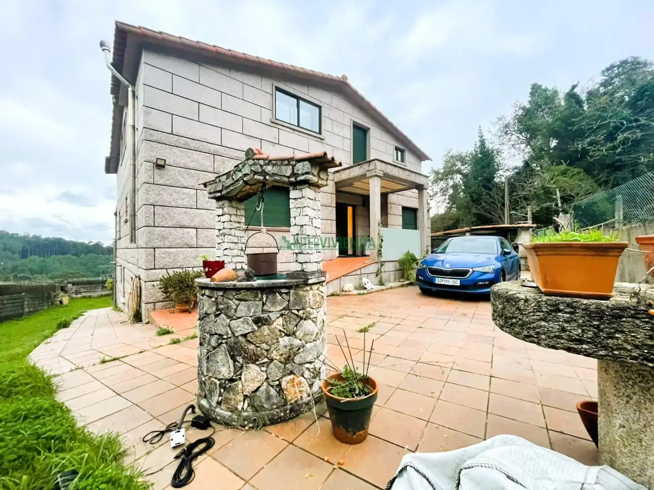 Vista exterior de Casa o xalet en venda en Vigo  amb Calefacció, Jardí privat i Traster