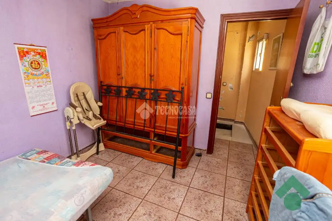 Dormitori de Casa adosada en venda en Algeciras amb Terrassa