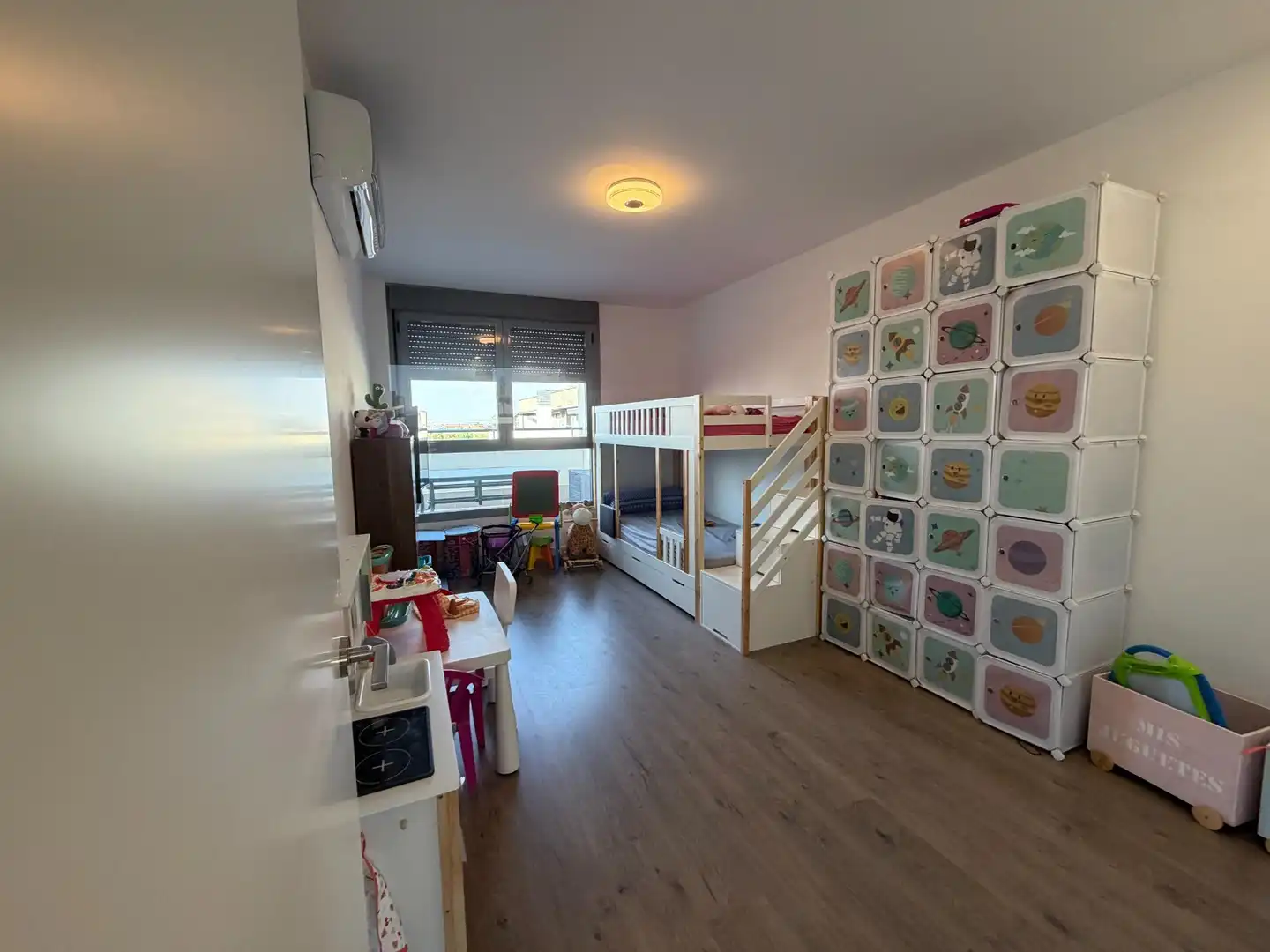 Schlafzimmer von Dachboden zum Verkauf in Alovera mit Klimaanlage, Heizung und Terrasse