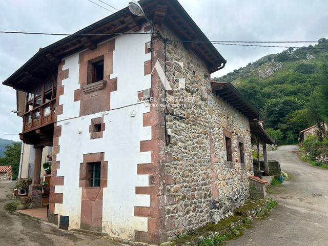 Casa adosada en Venta en celucos en Rionansa