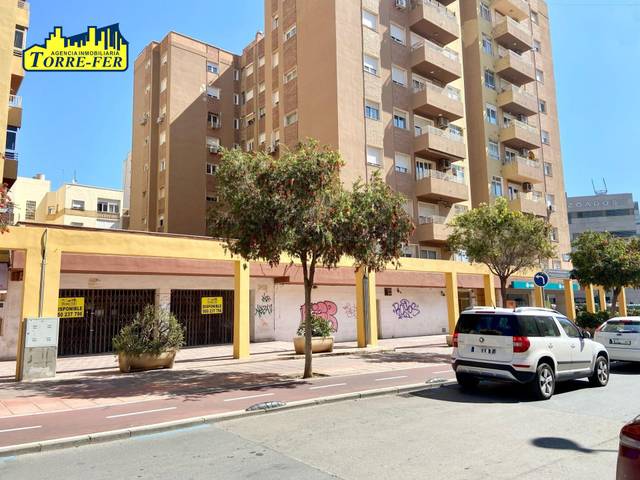 Local comercial en Venta en Calle POETA PACO AQUINO, 51 en Oliveros - Altamira