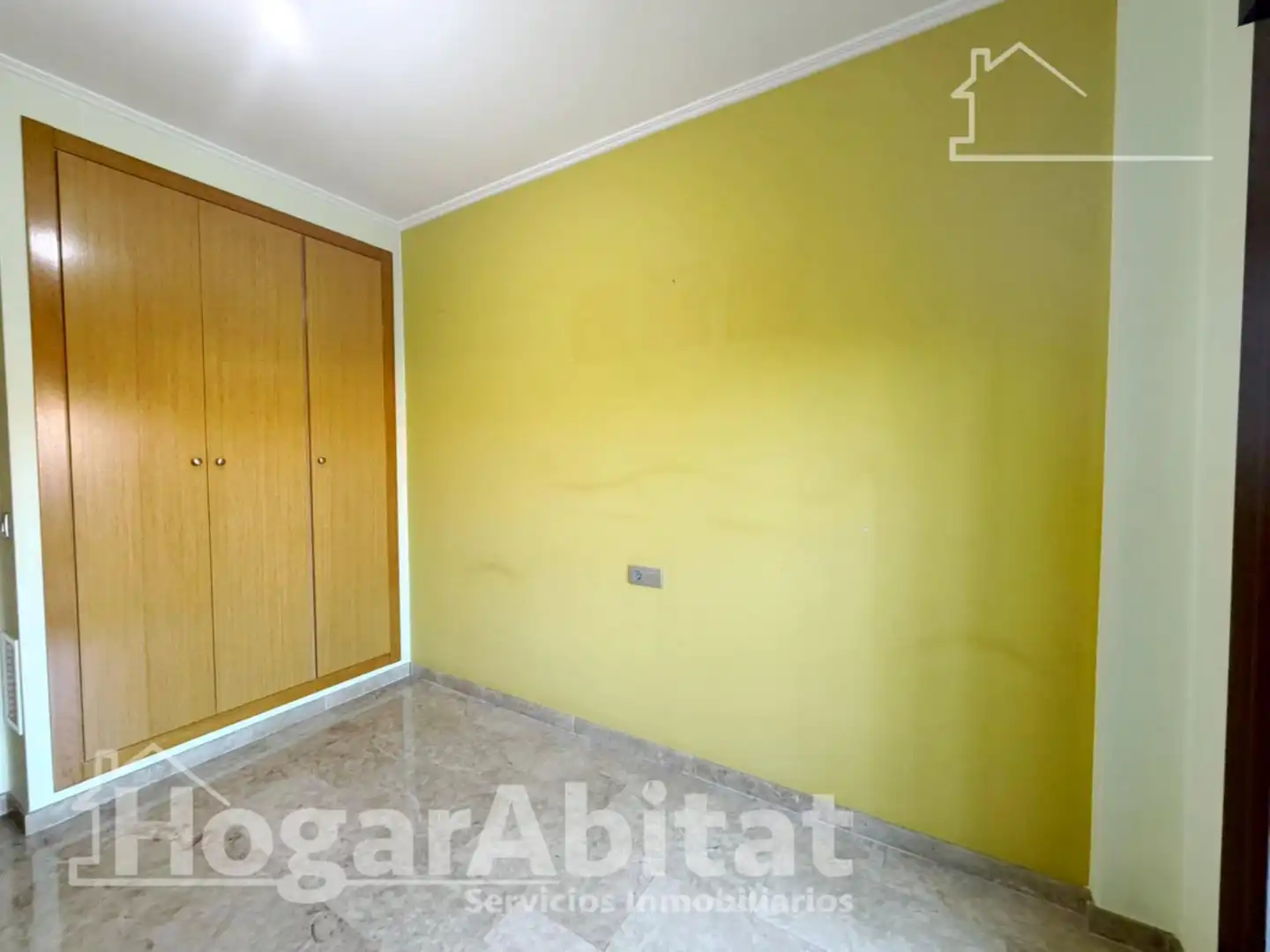 Dormitori de Casa adosada en venda en Sagunto / Sagunt amb Aire condicionat, Jardí privat i Terrassa