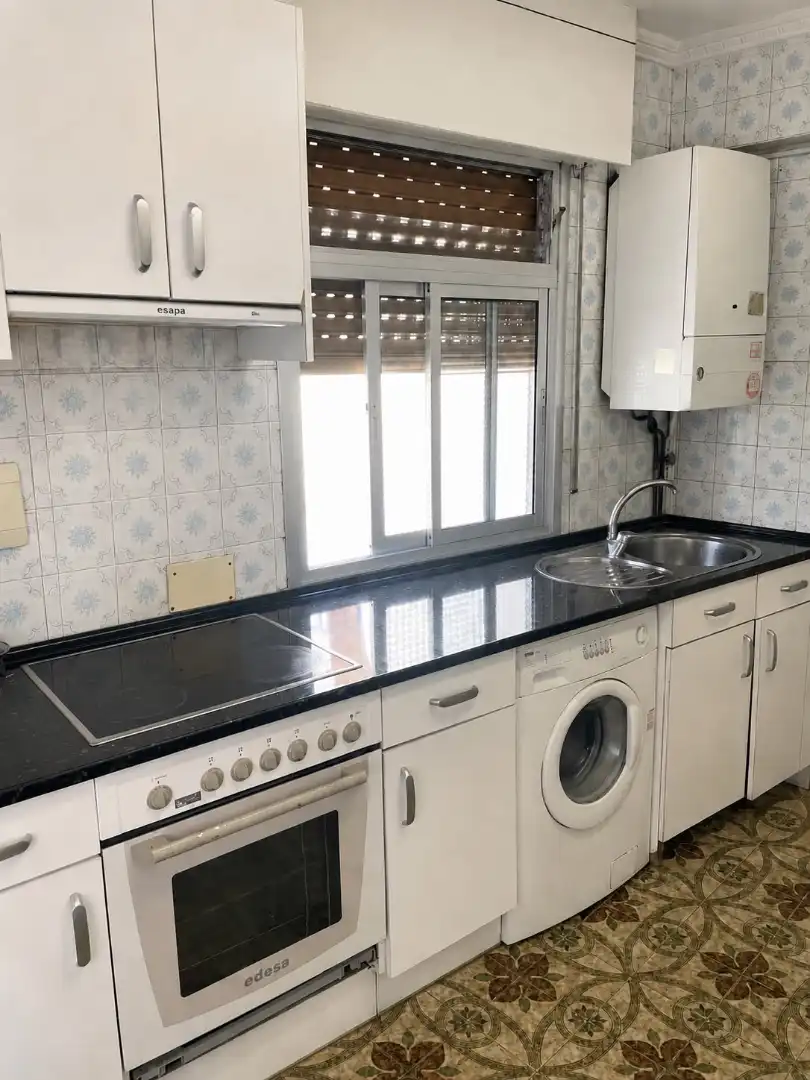 Cuina de Pis en venda en Portugalete amb Calefacció, Moblat i Forn