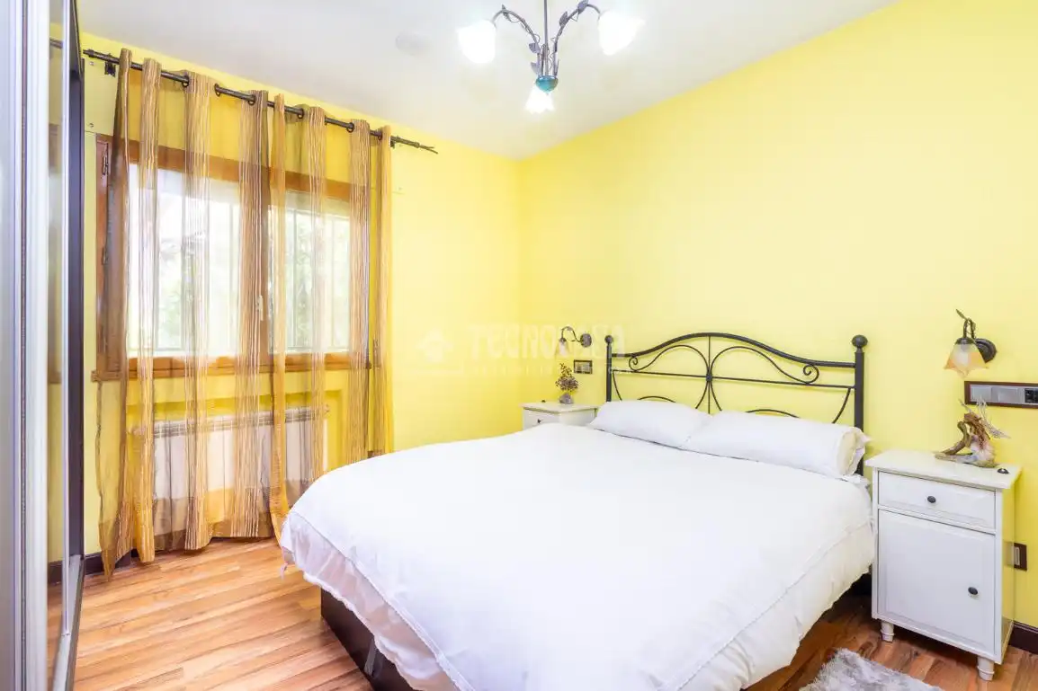 Bedroom of Detached homes for sale in Manzanares El Real  with Heating, Private garden and Terrace