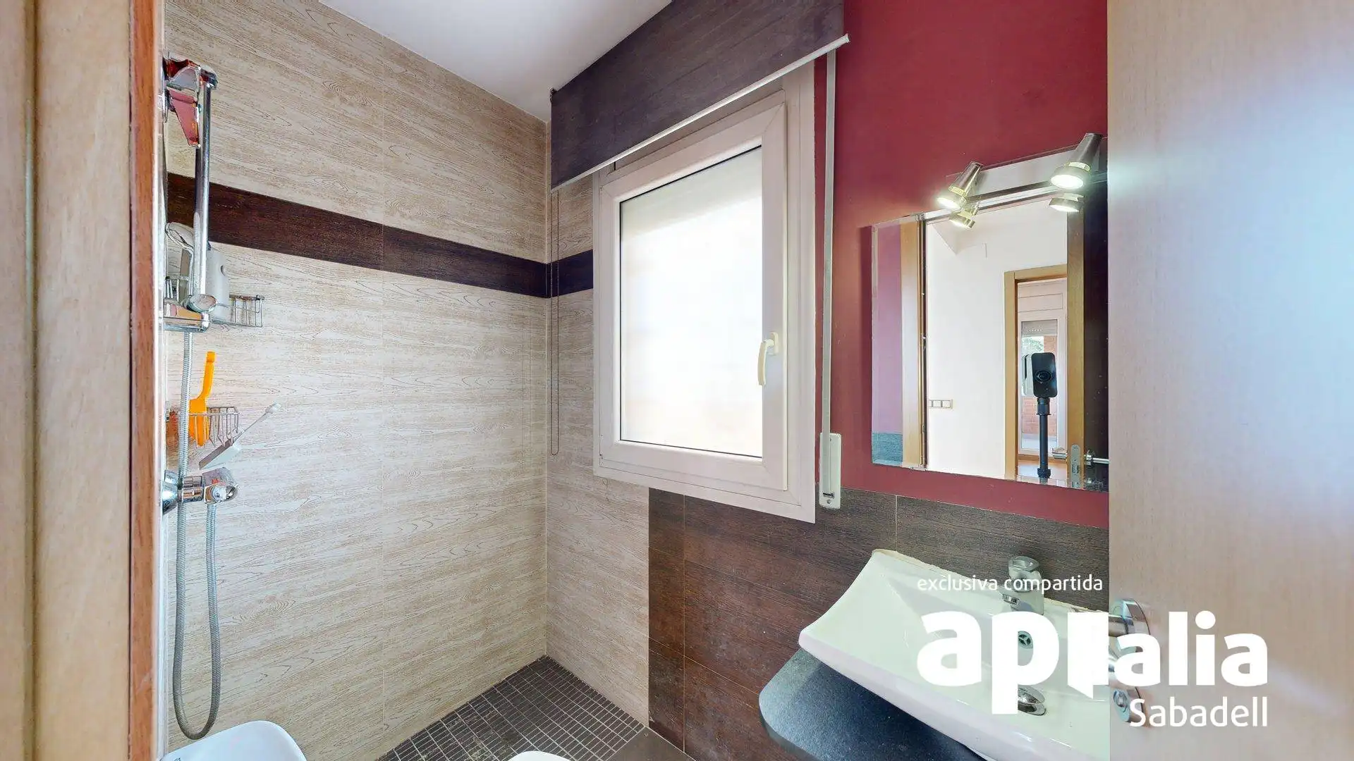 Badezimmer von Haus oder Chalet zum Verkauf in Barberà del Vallès mit Heizung, Privatgarten und Parkett