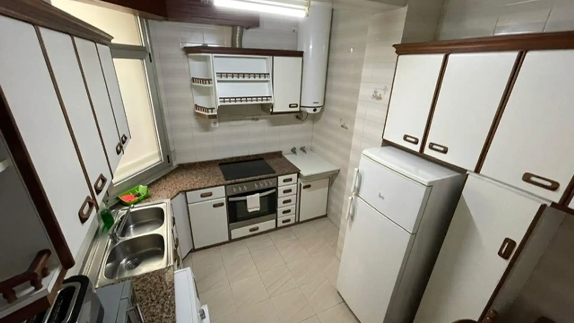 Cocina de Piso de alquiler en Ferrol con Amueblado, Horno y Lavadora