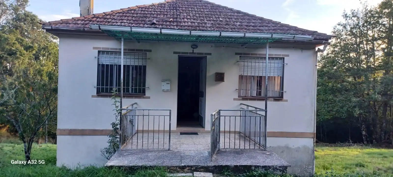 Vista exterior de Finca rústica en venda en A Peroxa  amb Jardí privat, Terrassa i Moblat